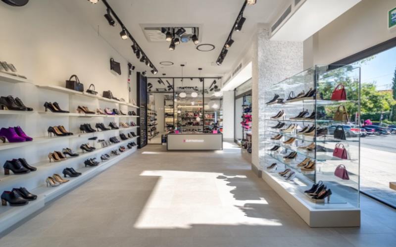 How to Choose the Right Shoe Manufacturer for Long Term Business Success