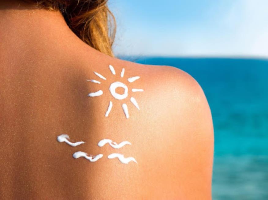 Hyaluronic Acid Sunscreen Hydration + Effective Sun Protection!