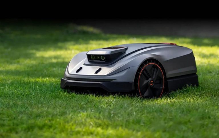 What Should You Know Before Buying a Mulching Robot Mower?