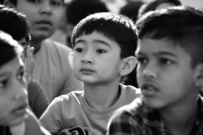 Why Human Attention Thrives on Uncertainty