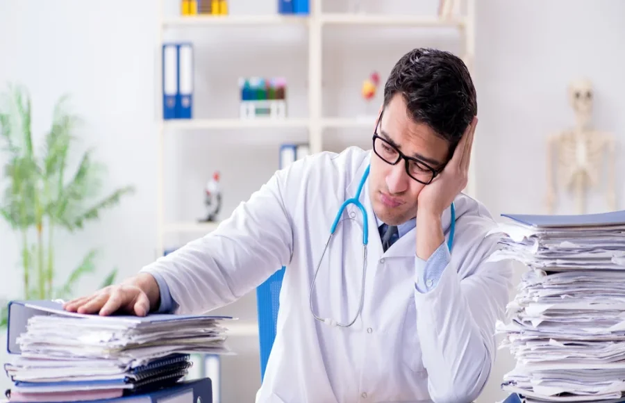 Why Paper Consent Forms Leave Aesthetic Clinics Exposed—and How Software Solves It